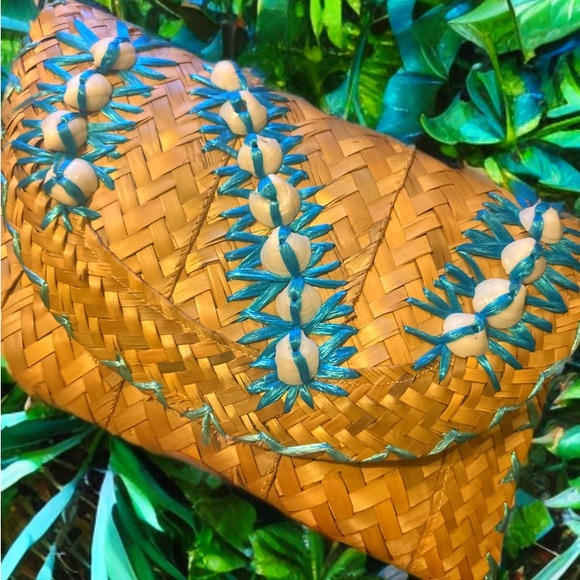 Handwoven Tan and Blue Clutch - Picture 2 of 3